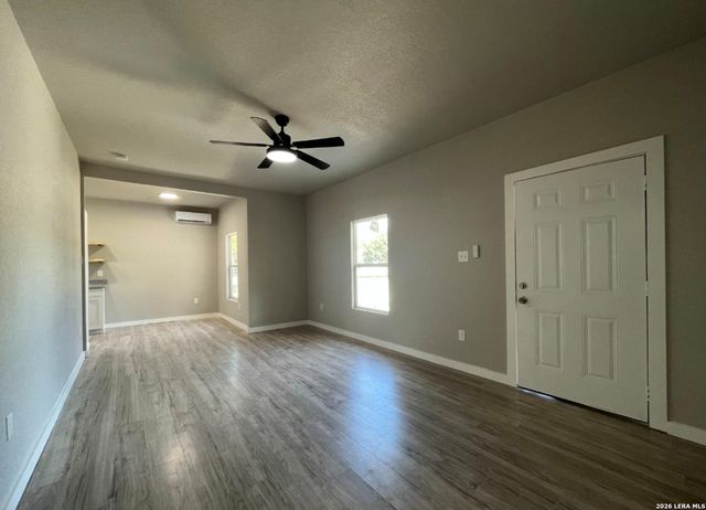 146 Isabel, San Antonio, TX 78210