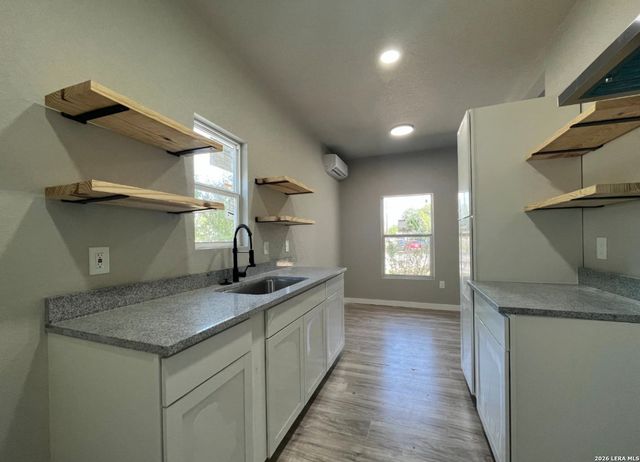 146 Isabel, San Antonio, TX 78210