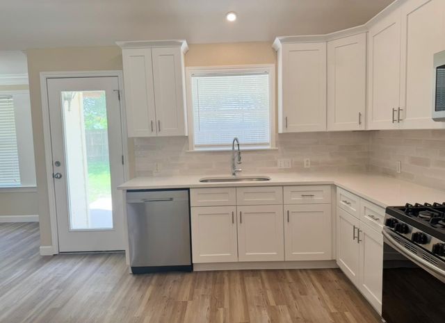1306 Meadow CV, Elgin, TX 78621