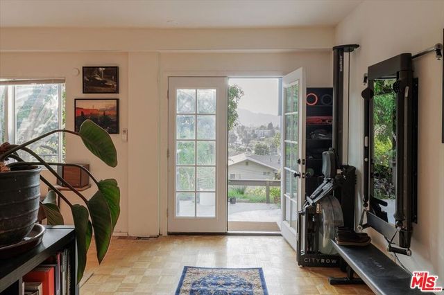 1325 Romulus Drive, Glendale, CA 91205