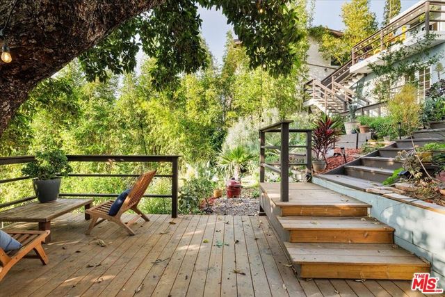 1325 Romulus Drive, Glendale, CA 91205