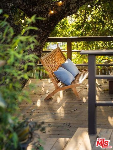 1325 Romulus Drive, Glendale, CA 91205