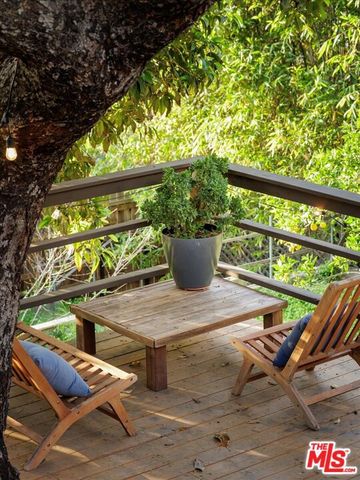 1325 Romulus Drive, Glendale, CA 91205