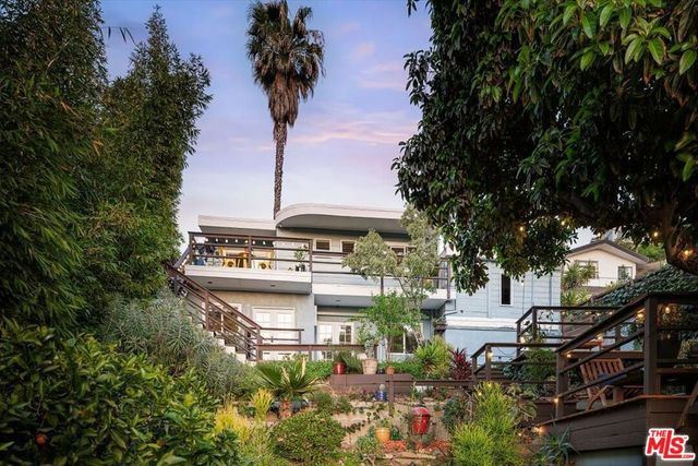 1325 Romulus Drive, Glendale, CA 91205