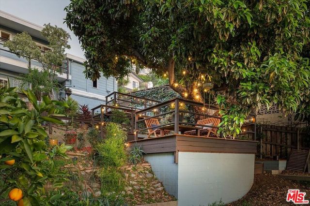 1325 Romulus Drive, Glendale, CA 91205