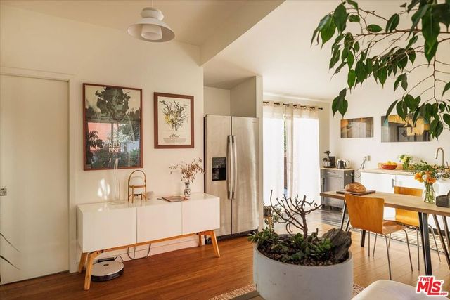 1325 Romulus Drive, Glendale, CA 91205