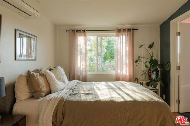 1325 Romulus Drive, Glendale, CA 91205