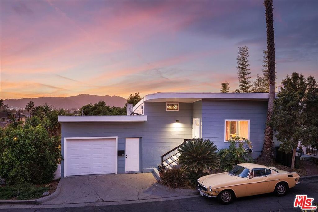 1325 Romulus Drive, Glendale, CA 91205