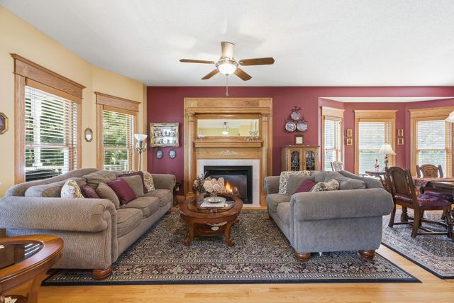 1402 4th Street N, Stillwater, MN 55082