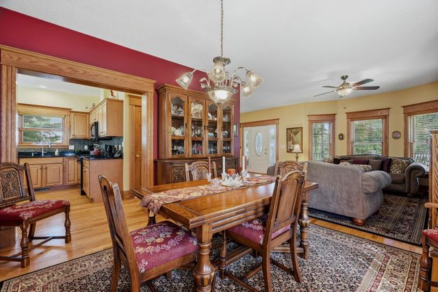 1402 4th Street N, Stillwater, MN 55082