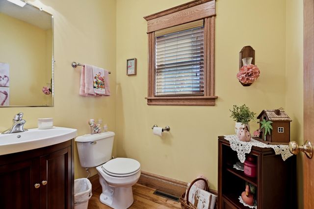1402 4th Street N, Stillwater, MN 55082