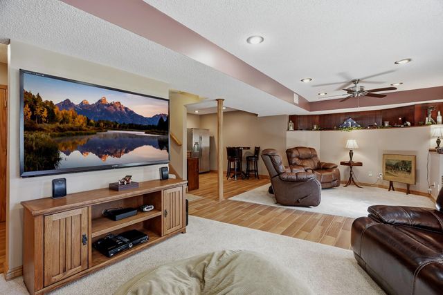 1402 4th Street N, Stillwater, MN 55082