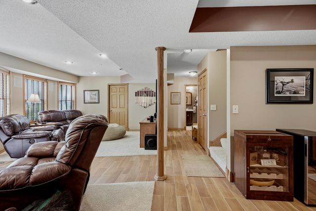 1402 4th Street N, Stillwater, MN 55082