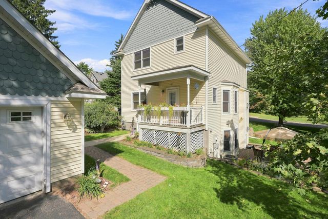 1402 4th Street N, Stillwater, MN 55082