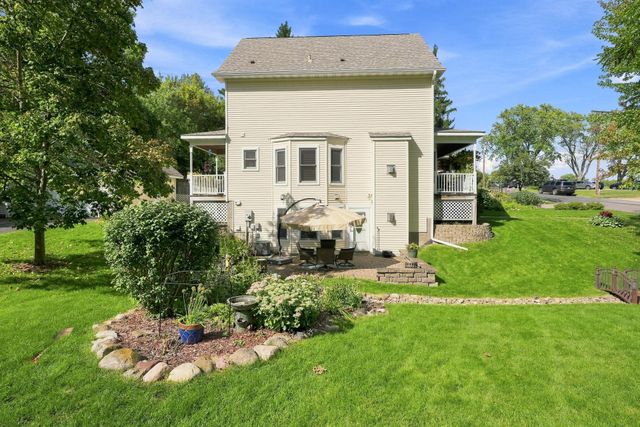 1402 4th Street N, Stillwater, MN 55082