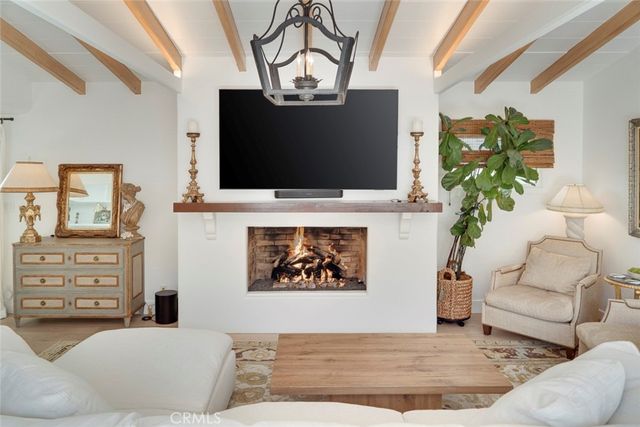 106 Via Cordova, Newport Beach, CA 92663