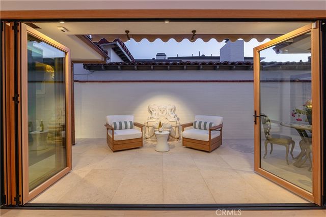 106 Via Cordova, Newport Beach, CA 92663