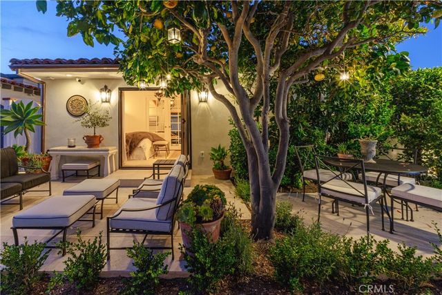 106 Via Cordova, Newport Beach, CA 92663