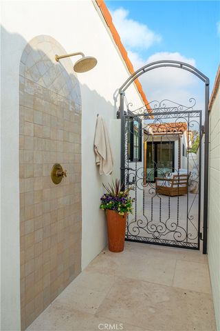 106 Via Cordova, Newport Beach, CA 92663