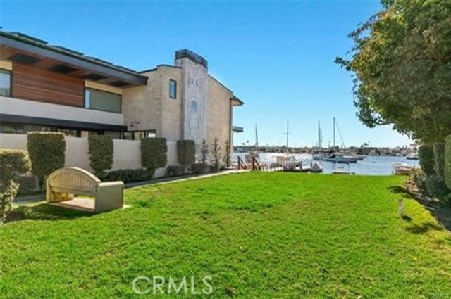 106 Via Cordova, Newport Beach, CA 92663