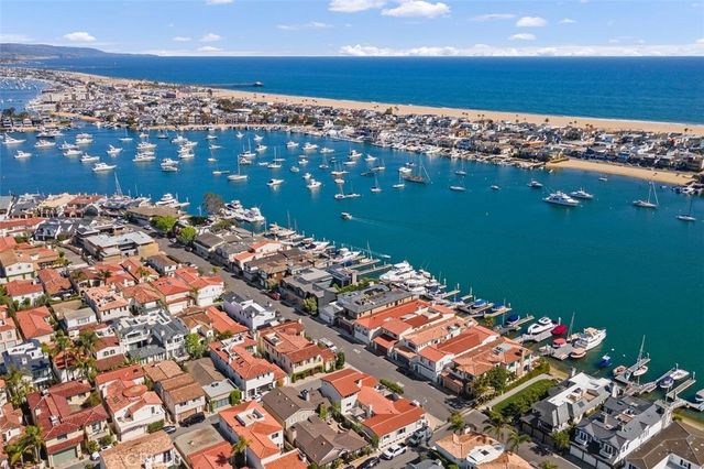 106 Via Cordova, Newport Beach, CA 92663