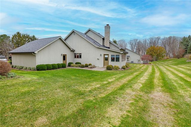 7 Doral Court, Pittsford, NY 14534