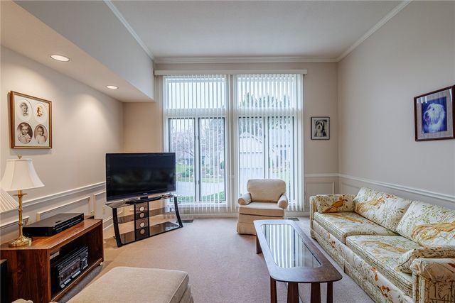 7 Doral Court, Pittsford, NY 14534