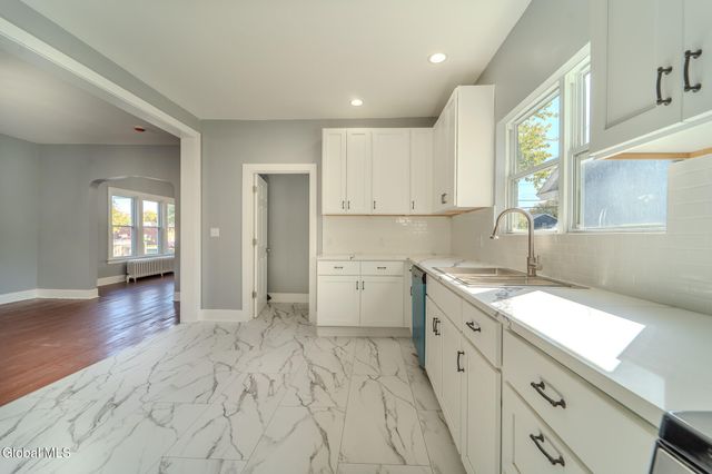 28 Everett Road, Colonie, NY 12205