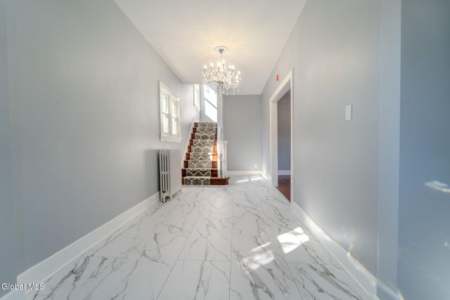 28 Everett Road, Colonie, NY 12205