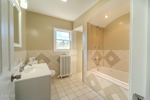 28 Everett Road, Colonie, NY 12205