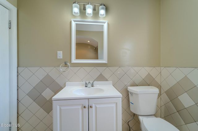 28 Everett Road, Colonie, NY 12205