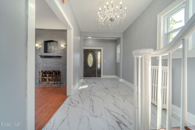 28 Everett Road, Colonie, NY 12205