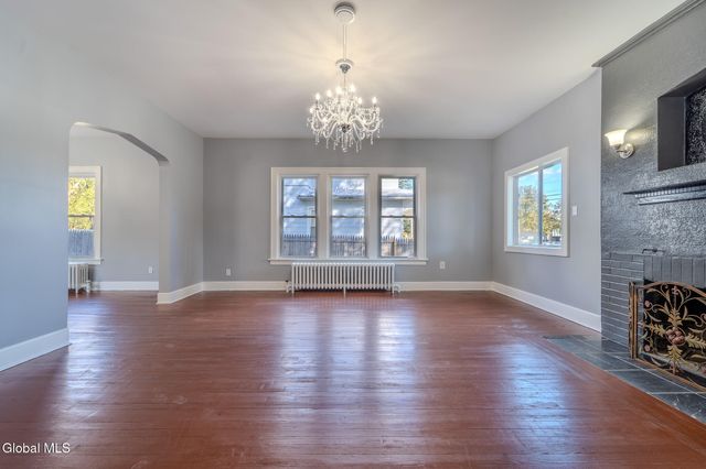 28 Everett Road, Colonie, NY 12205