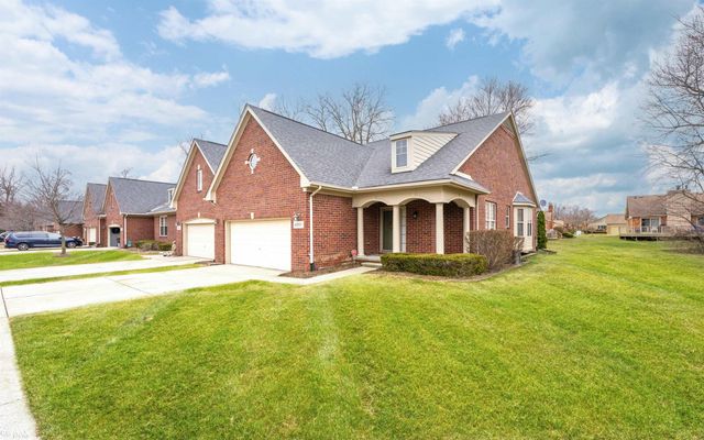 40990 Harvest Ln Lane, Clinton Twp, MI 48038