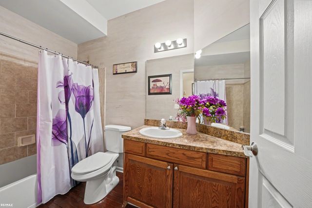 40990 Harvest Ln Lane, Clinton Twp, MI 48038