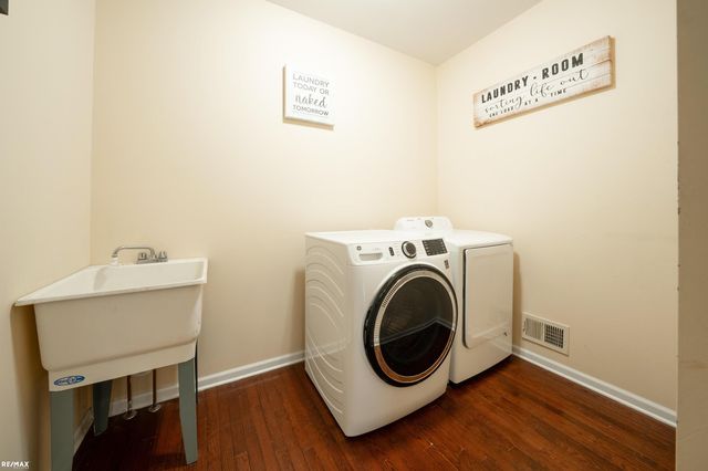 40990 Harvest Ln Lane, Clinton Twp, MI 48038