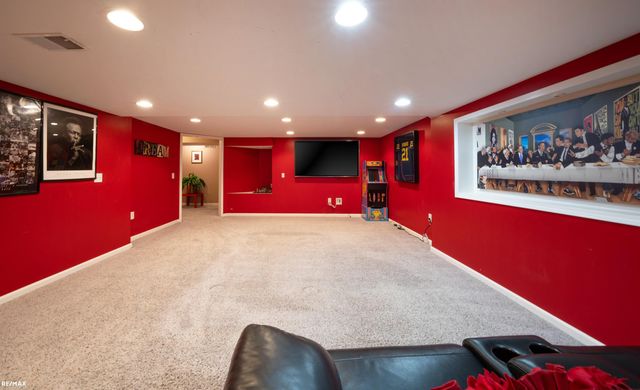 40990 Harvest Ln Lane, Clinton Twp, MI 48038