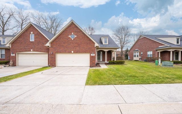 40990 Harvest Ln Lane, Clinton Twp, MI 48038