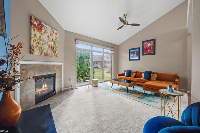 40990 Harvest Ln Lane, Clinton Twp, MI 48038