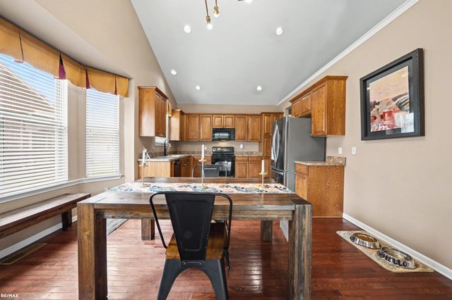 40990 Harvest Ln Lane, Clinton Twp, MI 48038