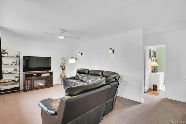 5 Stagg Lane, Commack, NY 11725