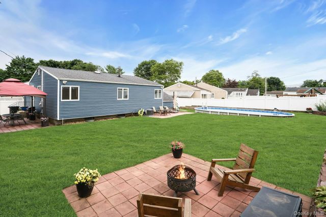 5 Stagg Lane, Commack, NY 11725