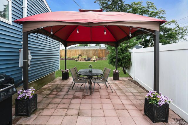 5 Stagg Lane, Commack, NY 11725