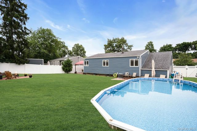 5 Stagg Lane, Commack, NY 11725