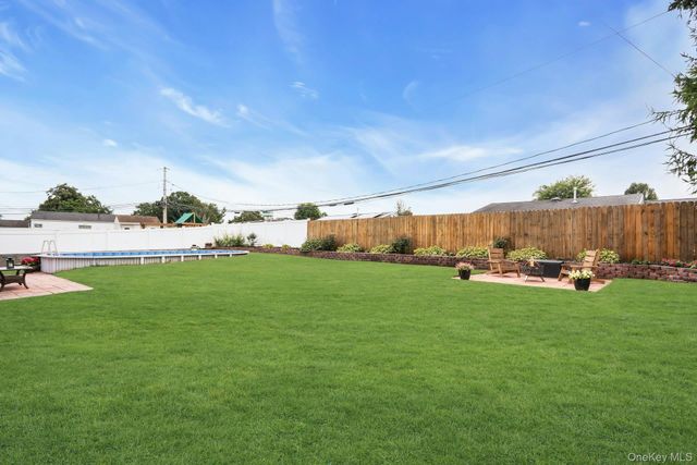 5 Stagg Lane, Commack, NY 11725