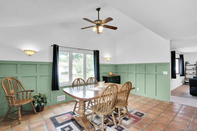 5 Stagg Lane, Commack, NY 11725