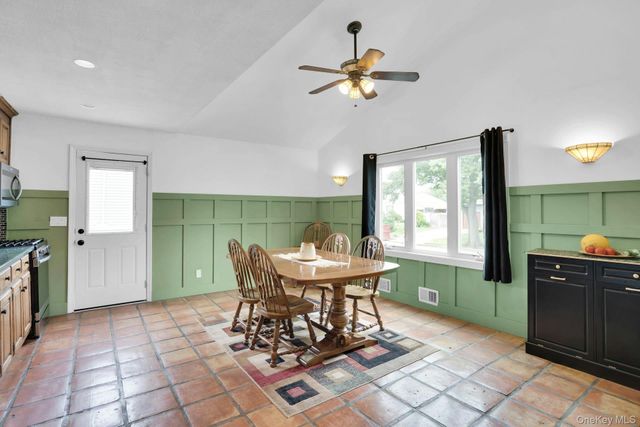 5 Stagg Lane, Commack, NY 11725