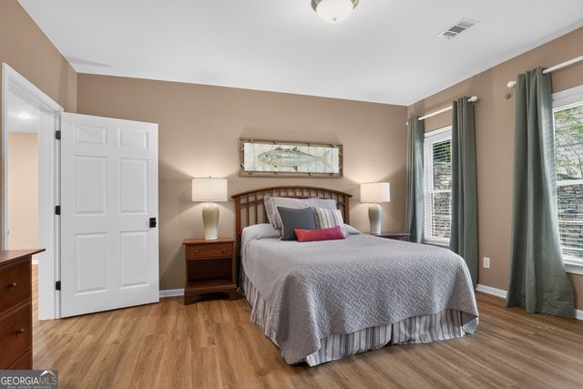 4240 Berkeley View Drive, Berkeley Lake, GA 30096