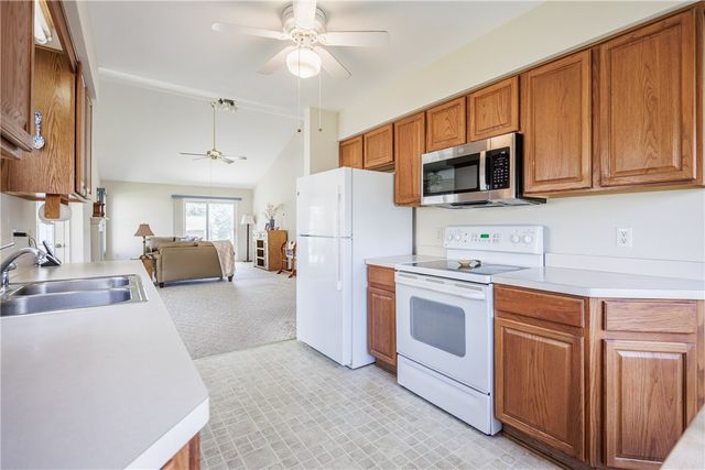 1496 Woodsview Way, Macedon, NY 14502