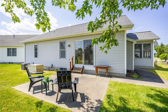 1496 Woodsview Way, Macedon, NY 14502